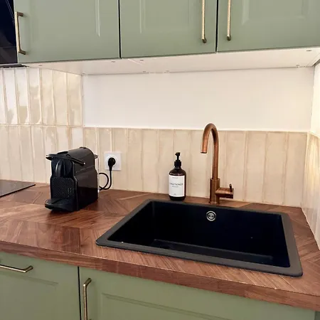 Le Petit Faubourg - Cocooning And Bright - Cite קרקסון